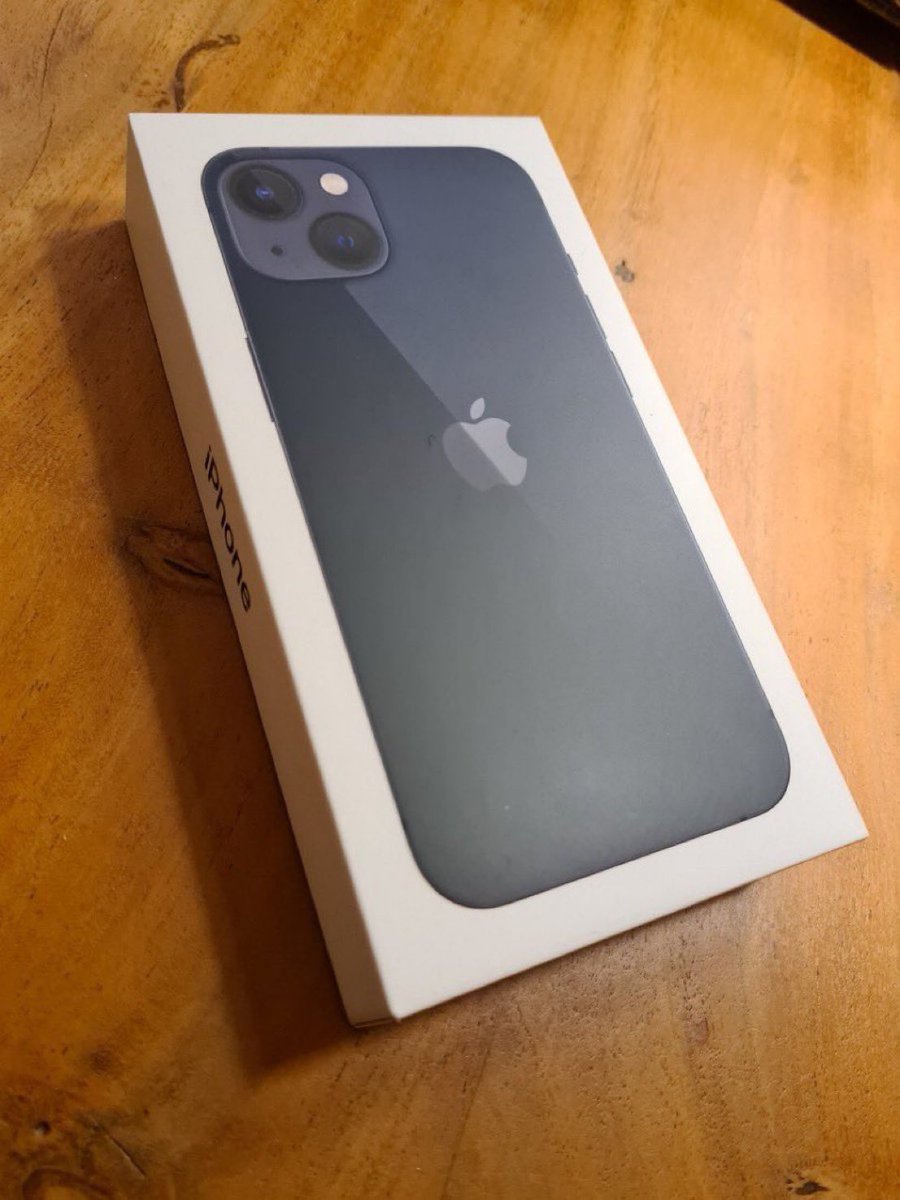 Hab mir ein iPhone 15 gewünscht und meine Eltern kaufen ein iPhone 13 digga ich hasse die wie dumm kann man sein was soll ich mit der scheiße