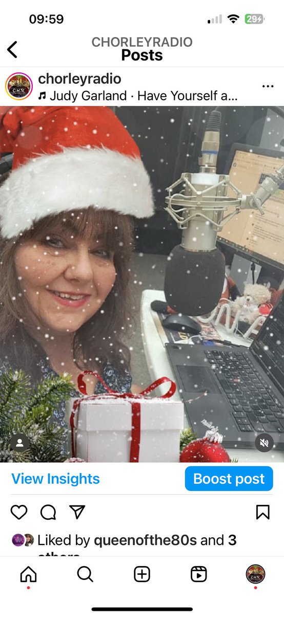 Queenofthe80s's tweet image. #nowplaying @TheSimians on @ChorleyRadio with Mari Buckley on her #Christmas show 🎶🎅🏼🎄🎁