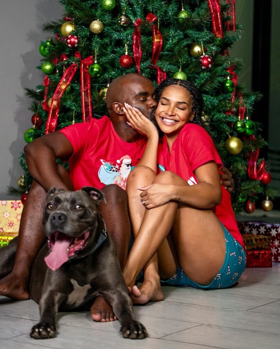Forget about this guy having kids anytime soon with this woman, that dog wasn't his idea, it's the woman's. A woman who views you as her alpha will be eager to have your babies, the moment a woman starts telling you about family planning and her career etc, know she settled for