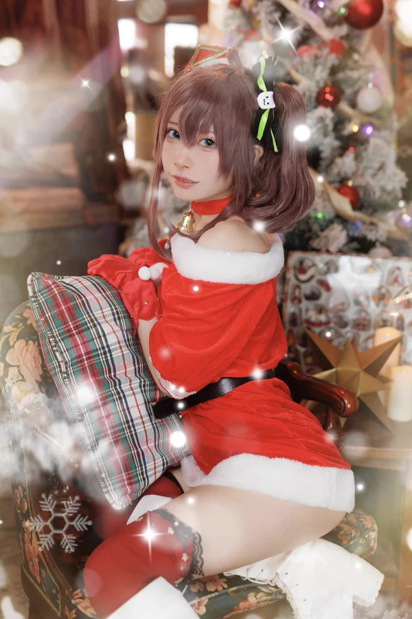 Asian girl Christmas costume