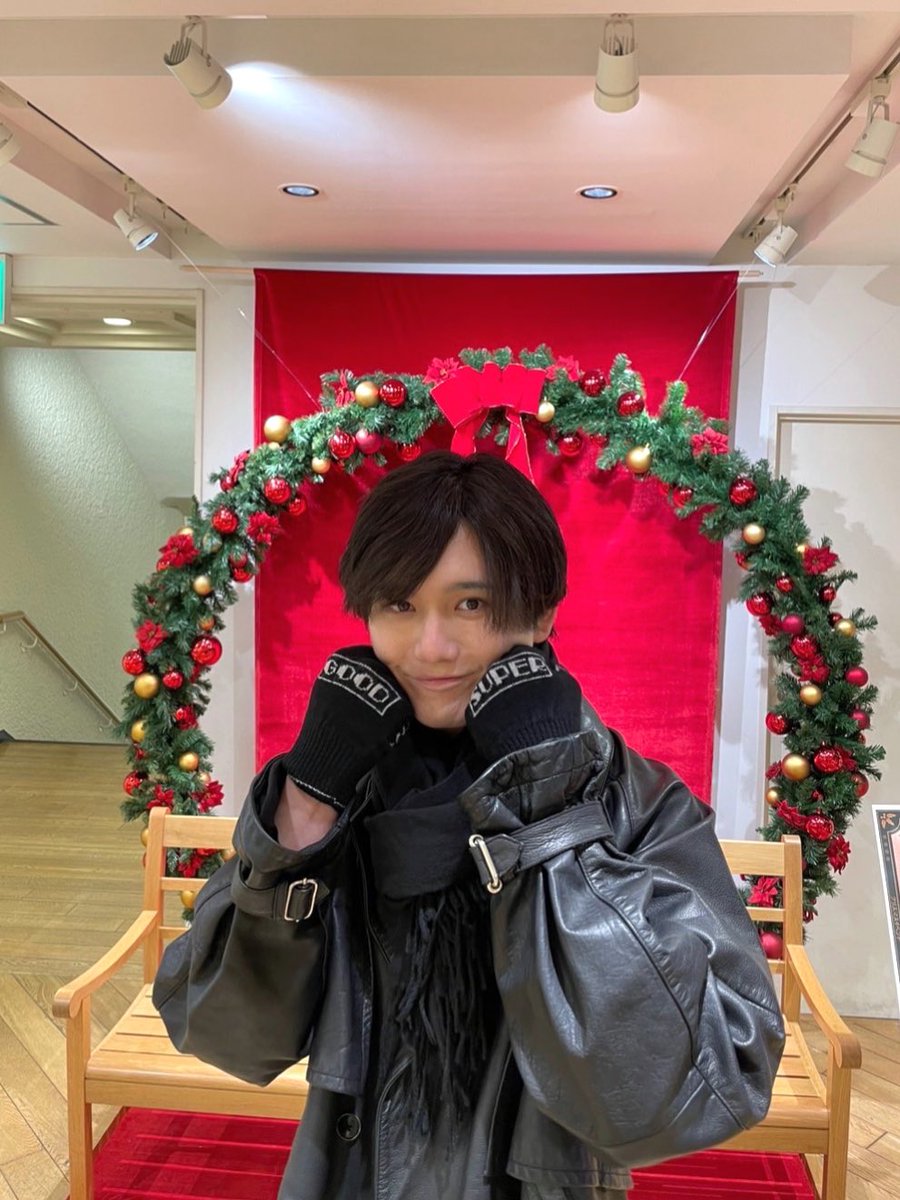 昨日は #NATLIVE 有難うございました！ クリスマス、皆さまに会えて幸せでした。 話は変わりますが、 去年〜今年上半期まで参加した作品。 一月にご報告できるとか、できないとか。 年明け早々ではないと思いますが、、 どうぞ お楽しみに。🎄