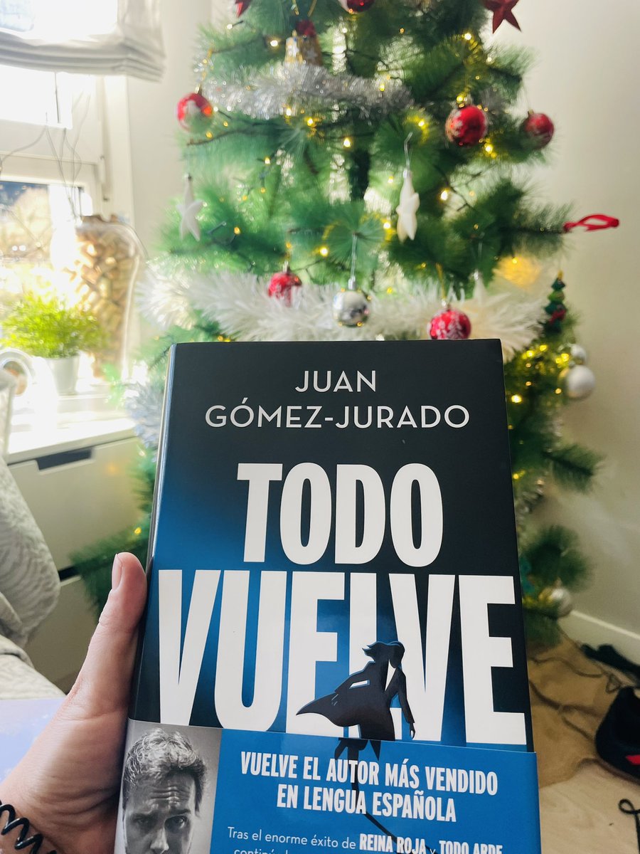 DemiMoledo's tweet photo. Año tras año nunca me fallas… Gracias Papá Noel!!! @JuanGomezJurado https://t.co/IxLeyZdVim