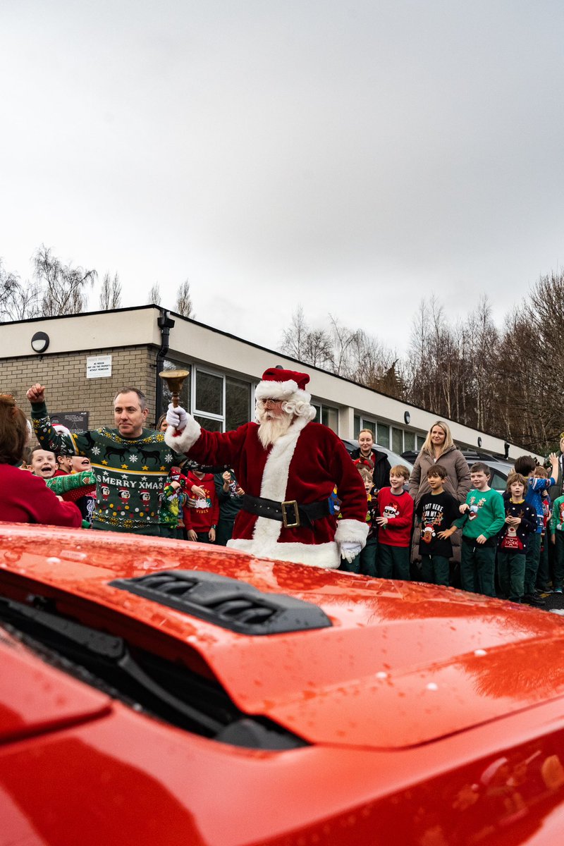 automotiveTEAM's tweet photo. One final job before we break for Christmas 😎

It was a pleasure to help Santa deliver presents this year. We would also like  to thank @FordIreland for the lend of the Sleigh 

From everyone at Automotive Team we wish you all a Happy Christmas!!

#Christmas2023 https://t.co/bITddq8tuF