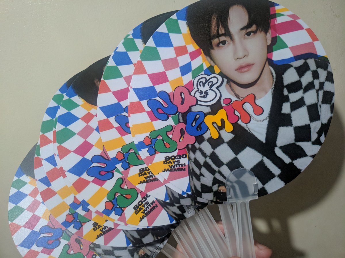 styphalt's tweet photo. We'll be accepting orders for #SEVENTEEN #FollowToBulacan until the last week of December only. We will also be offering discounts for bulk orders. Price of photocards starts at ₱1 and banners at ₱7. Kindly check https://t.co/ChPaybfOHW for more info! :) https://t.co/4sn6zHKy1Y