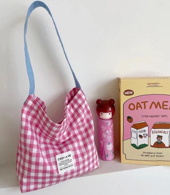 pinkytasya_'s tweet photo. Rekomendasi tote bag super lucu 🦋

- a thread
Tas kanvas tas sekolah tas kuliah cute pretty https://t.co/3CWHF1BrC3