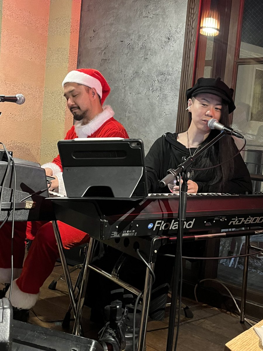 soichi76323694's tweet photo. 伝説の「TAMES」初体験🥰
もう、全てが最高😆
Verry Merry Christmas🎄✨
#植松陽介
#宮本美季
#柴田敏孝
#hanahspring
#KB
#TAMES https://t.co/LYkGyDRVph