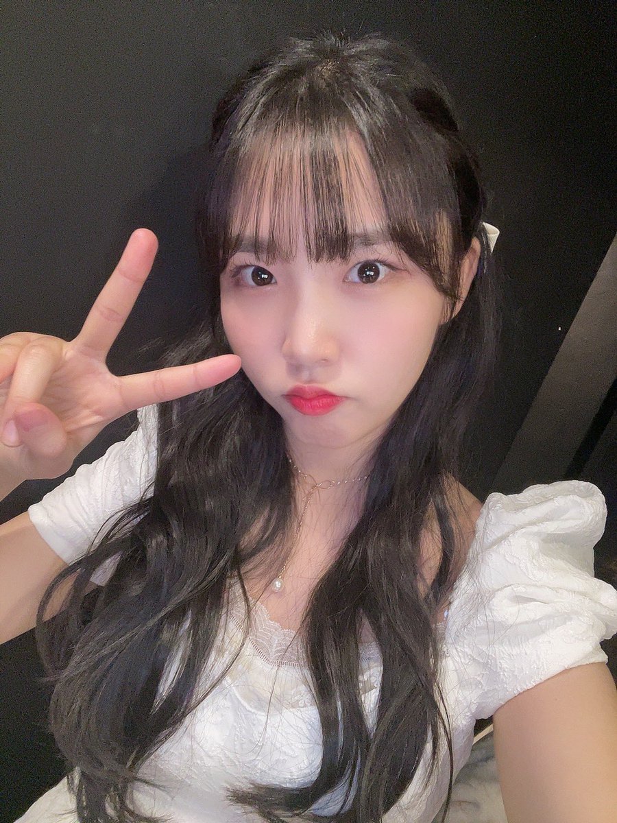 frpinkfantasy's tweet photo. 『 🐦 』‒  231225 

➵ 🐱 : Joyeux Noël 🎄❤️

 ; A🦊

—————
✿ #PINKFANTASY #핑크판타지 #HARIN #하린 ✿ https://t.co/KwY66zx7xr