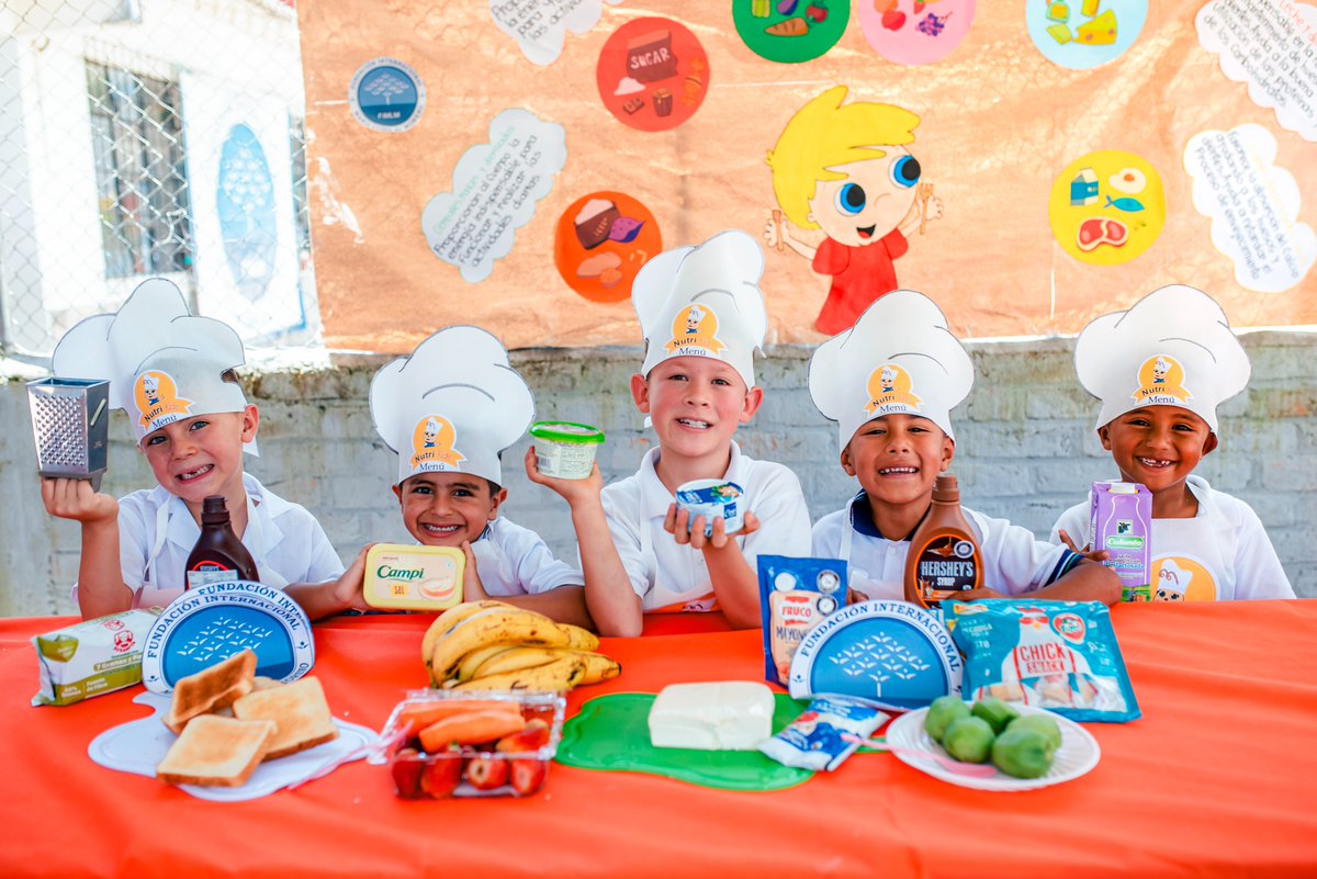 FIMLM's tweet photo. 🇨🇴 Estudiantes de la Sede Educativa Sirguia Bajo en Belén de Umbría • Risaralda, aprendieron nuevos hábitos de alimentación saludable, 🍌🥗🍛 mediante ingredientes como la responsabilidad, el amor y la creatividad 👩‍🍳.

👉 Leer más: https://t.co/uLGqIOCoHf 

#MiNuevaFamilia https://t.co/Foovvx8mZX
