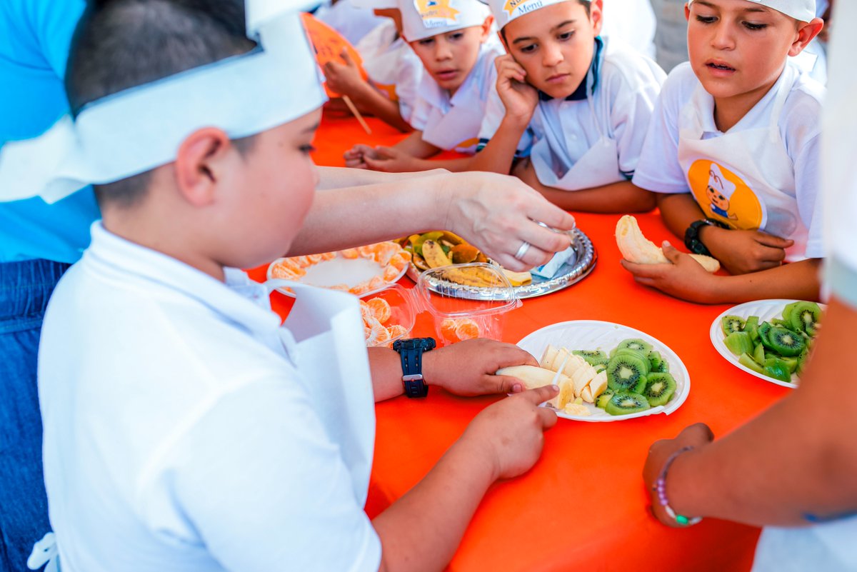 FIMLM's tweet photo. 🇨🇴 Estudiantes de la Sede Educativa Sirguia Bajo en Belén de Umbría • Risaralda, aprendieron nuevos hábitos de alimentación saludable, 🍌🥗🍛 mediante ingredientes como la responsabilidad, el amor y la creatividad 👩‍🍳.

👉 Leer más: https://t.co/uLGqIOCoHf 

#MiNuevaFamilia https://t.co/Foovvx8mZX