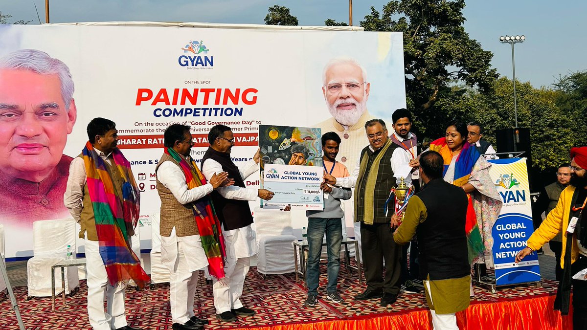 Former Prime minister Sh #AtalBihariVajpayee ‘s birthday is celebrated as Good Governance Day  <a href="/GYAN_Network/">Global Young Action Network (GYAN)</a> organised Drawing Competition remembering Atal ji guided by Dr <a href="/sumeetbhasin/">Sumeet Bhasin</a> , apx 350 young artist participated. Sh <a href="/tarunchughbjp/">Tarun Chugh</a> motivated the participants