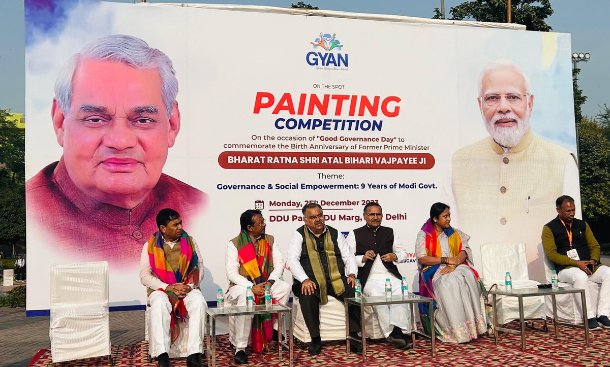 hdmalhotra's tweet photo. Former Prime minister Sh #AtalBihariVajpayee ‘s birthday is celebrated as Good Governance Day  @GYAN_Network organised Drawing Competition remembering Atal ji guided by Dr @sumeetbhasin , apx 350 young artist participated. Sh @tarunchughbjp motivated the participants https://t.co/K4E9x60yX9