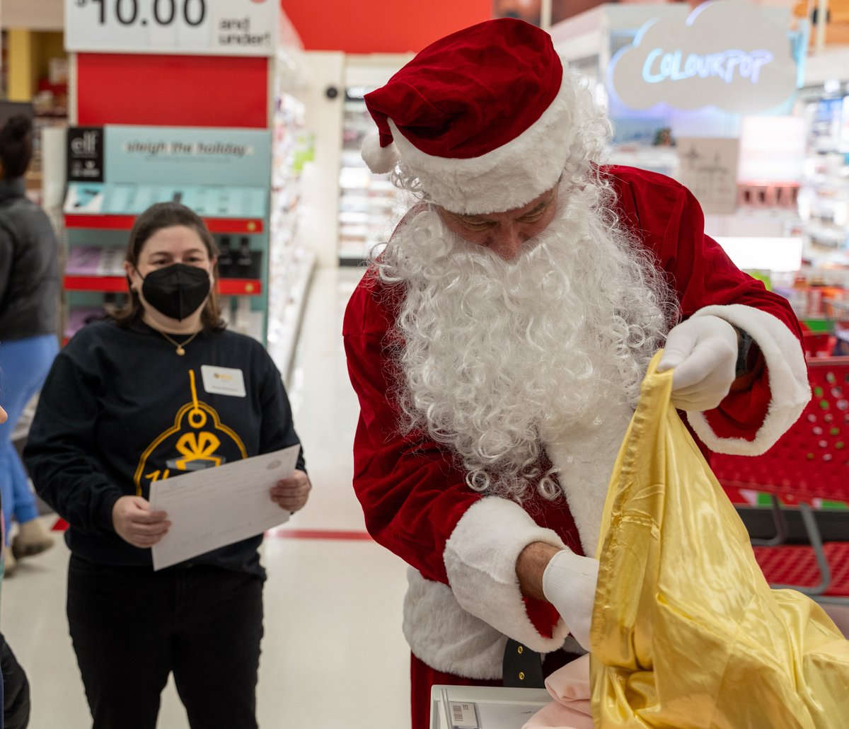 syntechusa's tweet photo. Happy Holidays from Synergy Technical! More pics of our team from the Unwrapping Holiday Wishes event! π
π #syntechusa #wedogoodwork #RVA #community
Photo Credit: VCU Alumni and On Three Photography https://t.co/xhbrADclDM