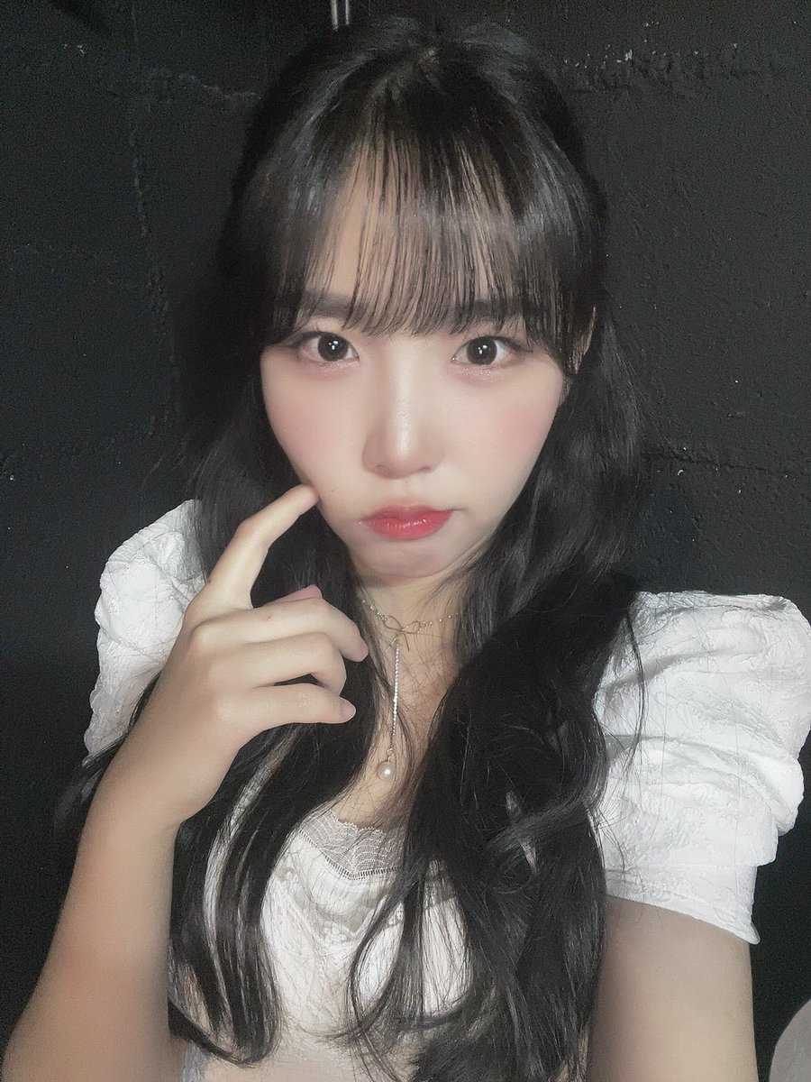 frpinkfantasy's tweet photo. 『 🐦 』‒  231225 

➵ 🐱 : J’ai beaucoup de photos que je veux poster, alors je fais deux posts haha
LUVITS, bonne nuit, à demain 💖 

 ; A🦊

—————
✿ #PINKFANTASY #핑크판타지 #HARIN #하린 ✿ https://t.co/7F0LejTH18