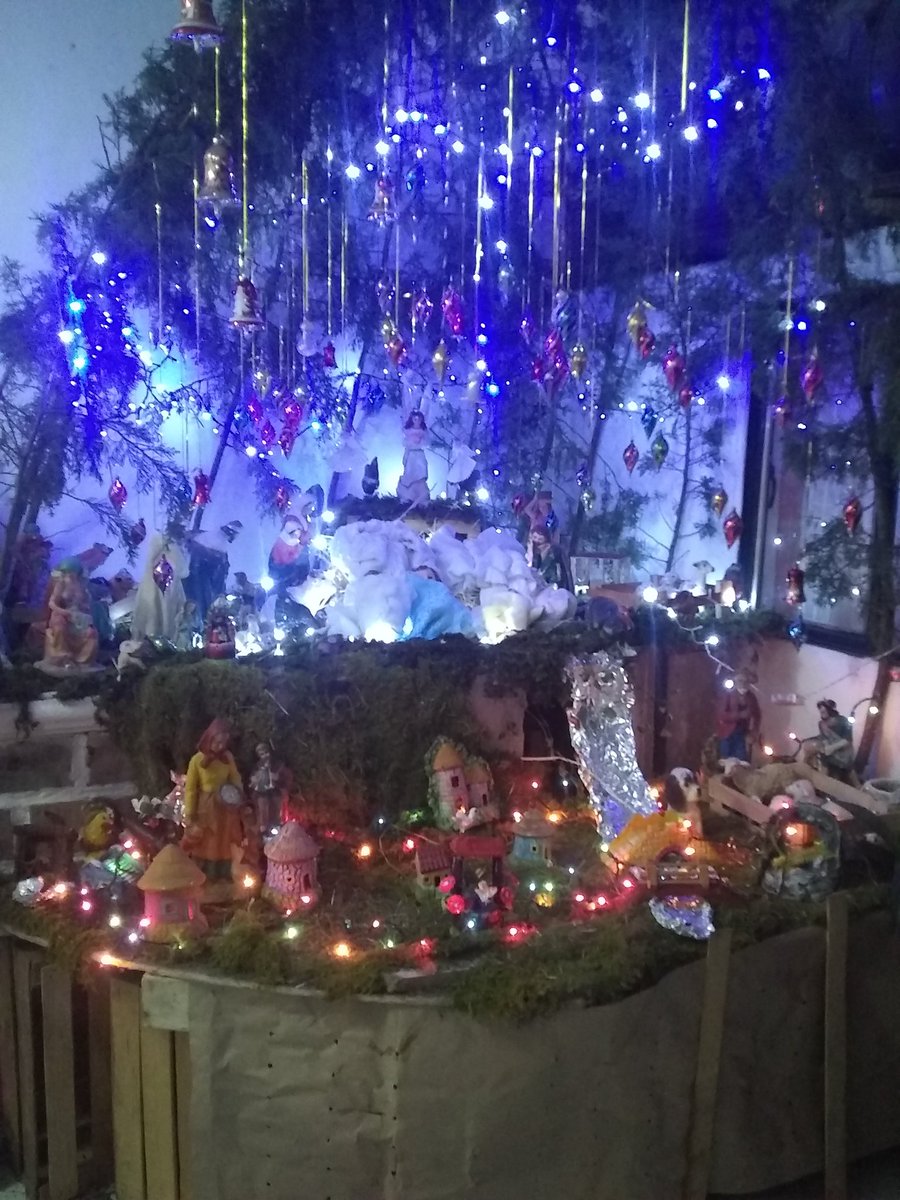 MaryMarti12's tweet photo. Este es el nacimiento https://t.co/Ud2dIbCdXQ