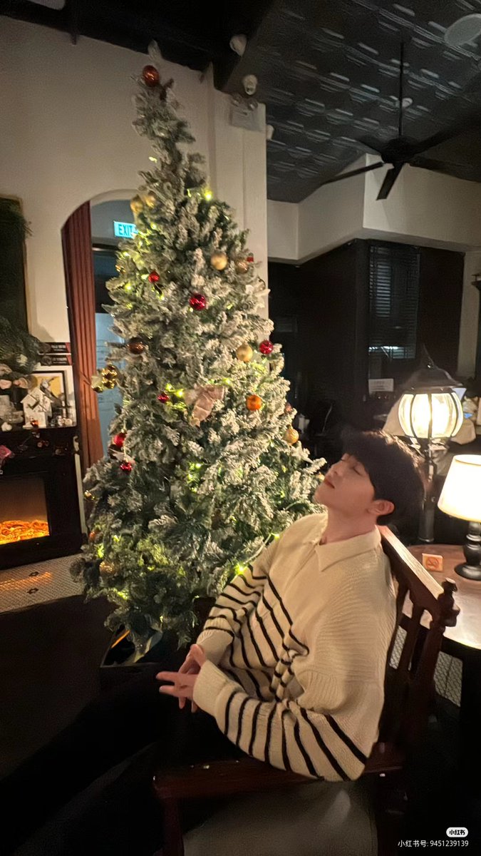 PatrickVNFC's tweet photo. 231225 | Patrick’s XHS Update

🎄🎄🎄

@patrick_pppat
#แพทริค #PatrickFinkler #尹浩宇
#Patrick尹浩宇 #แพทริคณัฐวรรธ์
#Christmas #HappyNewYear https://t.co/EBO8n2AeS1