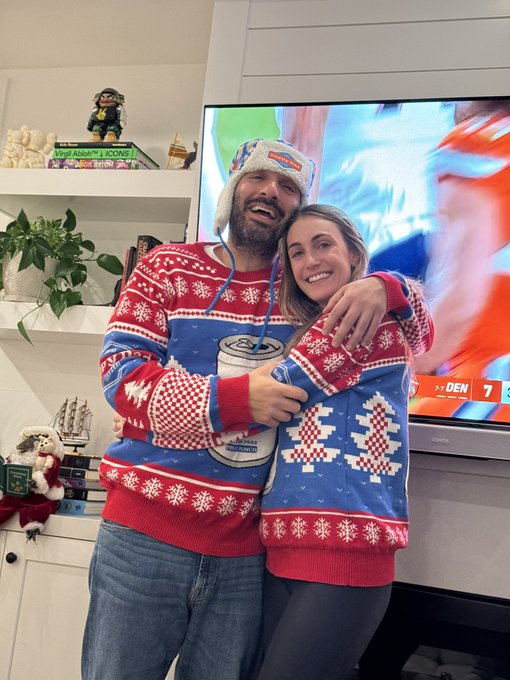 Merry Christmas and God bless. https://t.co/VHiymkJkam