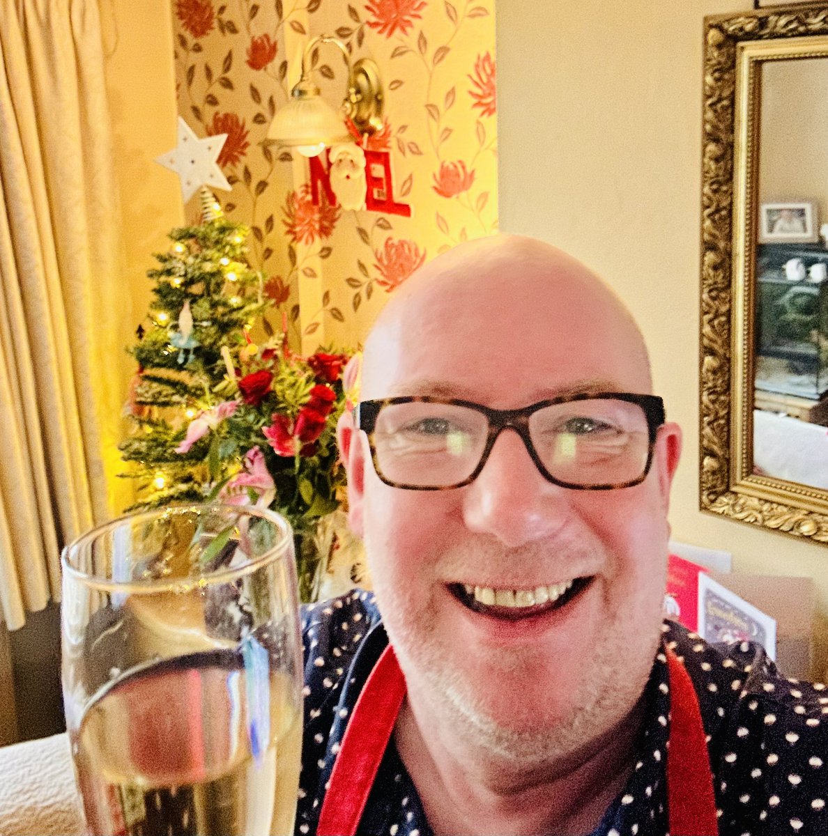 Cheers 🥂 and Merry Christmas to all🎄