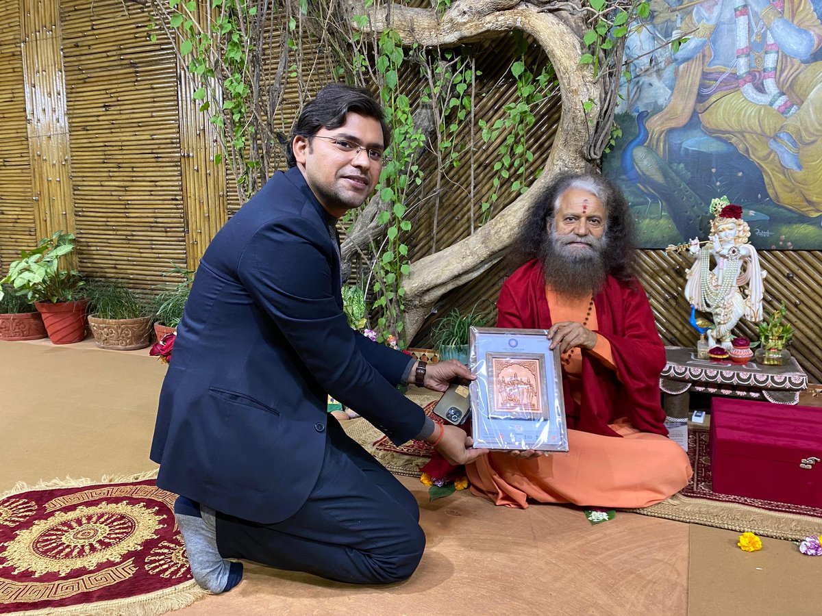 ITC_SaurabhP's tweet photo. Blissful to be here at @ParmarthNiketan at Divine #GangaArti and Aashirwad from @PujyaSwamiji . Presented him Momento & Compendium of @CEC_ITC #CEC23 of @IndiathinkOrg and @GujaratTourism @incredibleindia @tourismgoi @uptourismgov @MinOfCultureGoI
**
@rashtrapatibhvn @VPIndia https://t.co/R283iYudpe