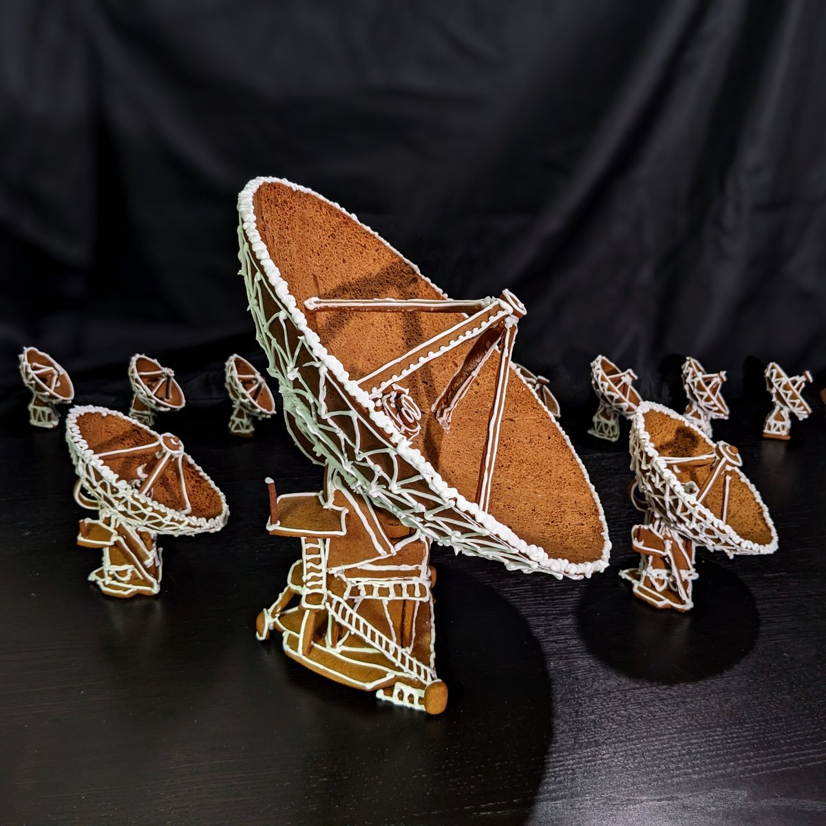 For this year's gingerbread I made... the VLA!! @TheNRAO