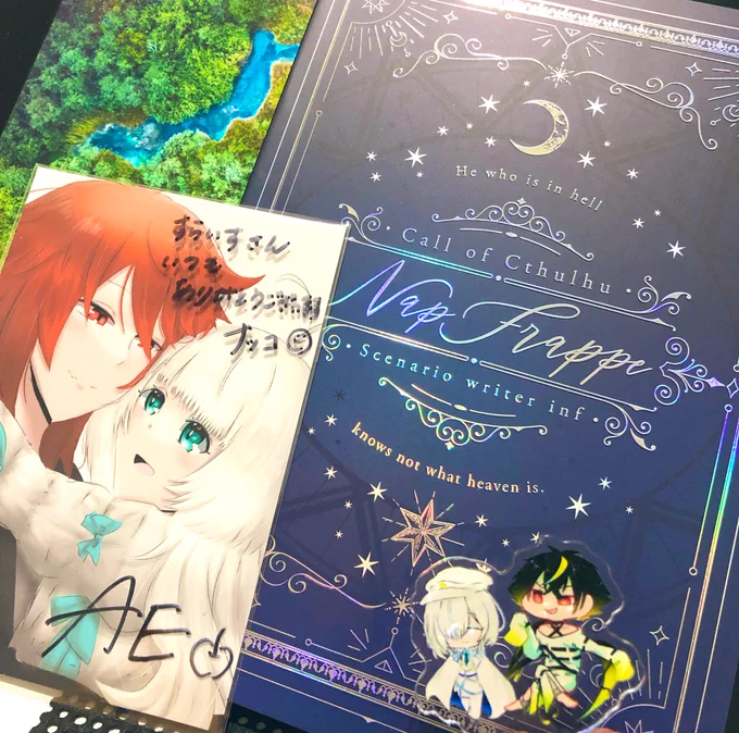 Xmasプレゼント届いたよーー!!!わーーーーんナコさん本当にいつもありがとうございますうぇえええええおああああああもうずっと眺めている うれ  うれし  う  ウゥいっしょにきらきらで美しいなぺのシナリオ本も届いていたのでとてもはっぴーな聖夜になりました#TRPG 