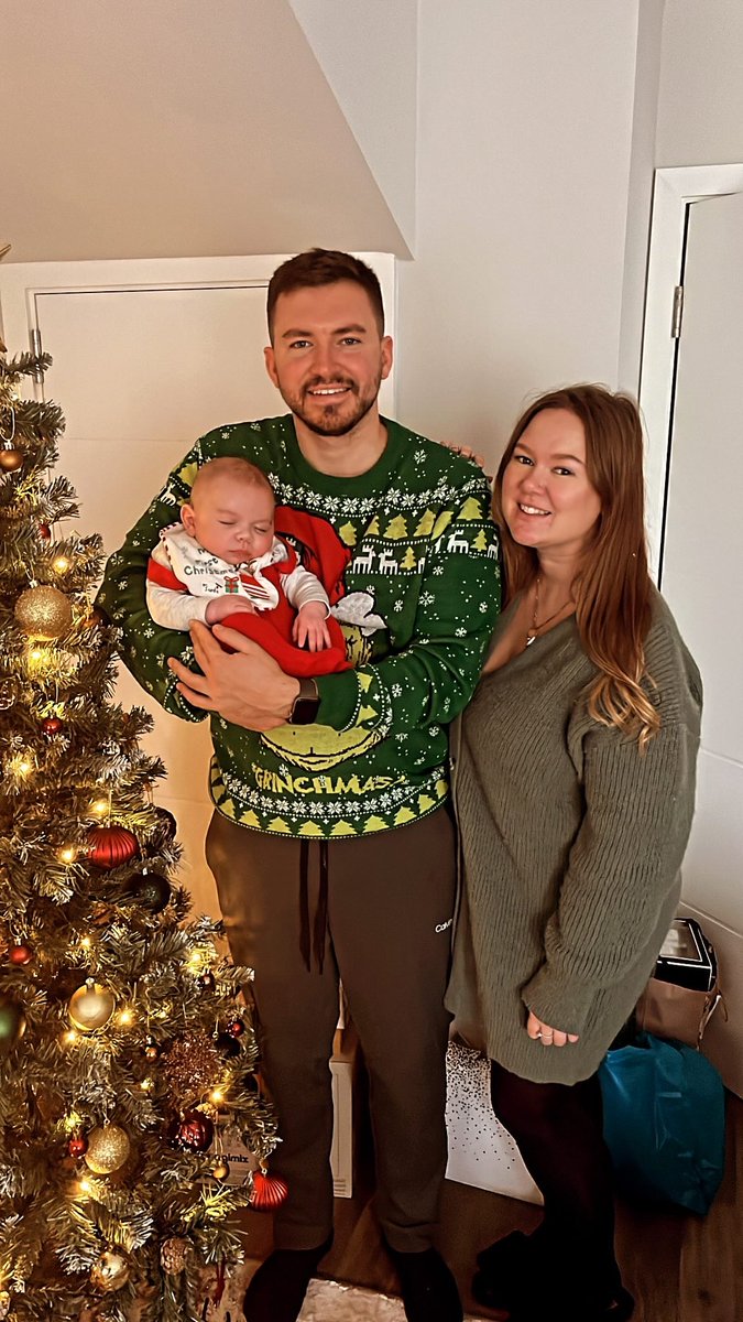 CallumMoriarty's tweet photo. Merry Christmas from us 🎄 x https://t.co/YXqxfLkeUc