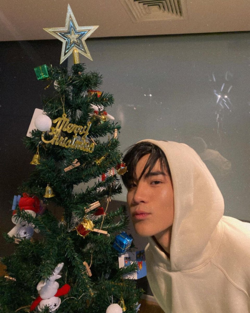 kyosematerial's tweet photo. @fyminiyounghx จุ้ฟฟฟฟ ม้วฟฟฟ ซานต้าไปทำงานแว้ว https://t.co/WPX7KXCpAb
