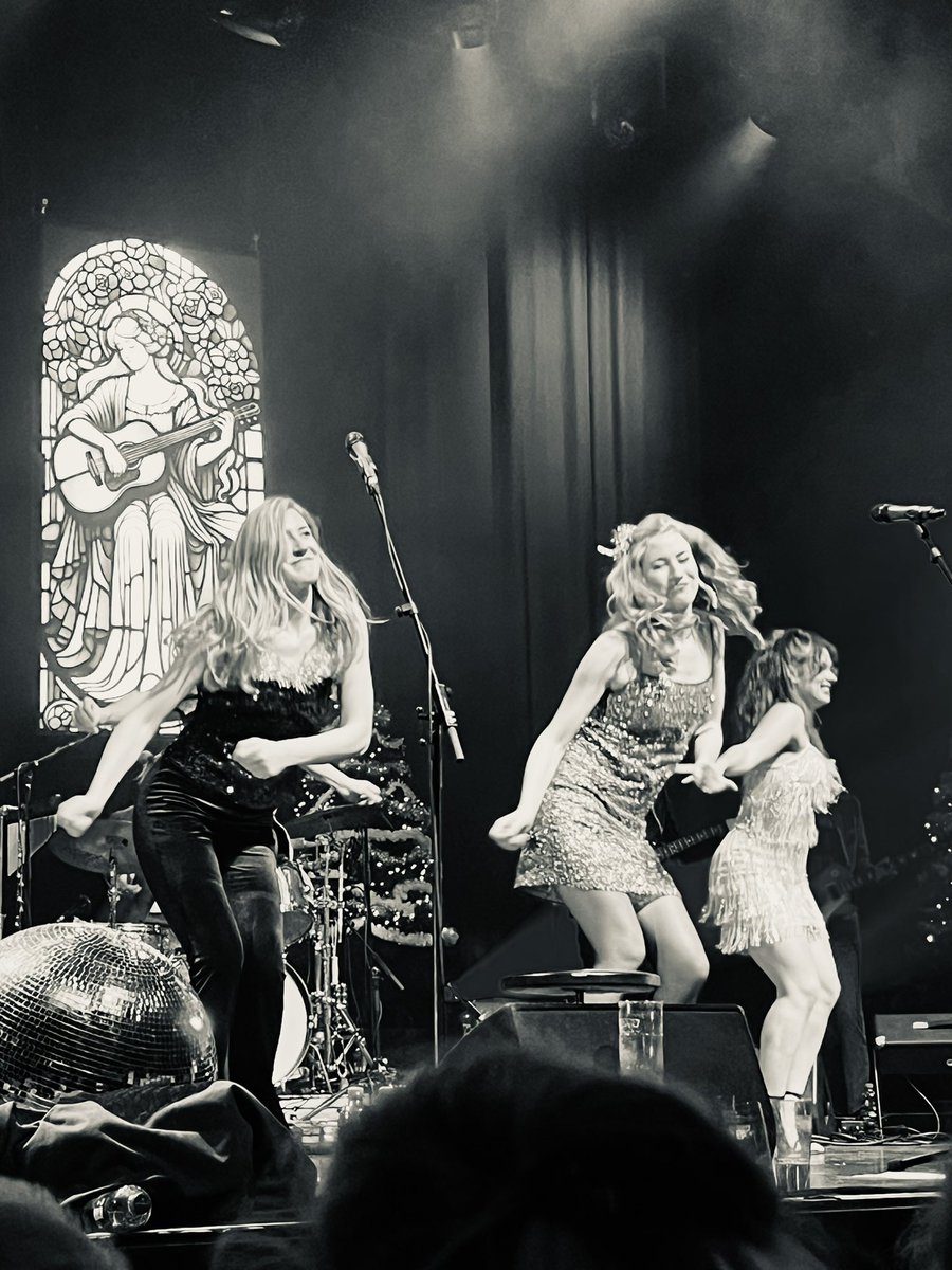 superhegl's tweet image. Over #kerst gesproken… nog steeds nagenieten van de @CleanPeteMusic  #kerstshow 💚❤️💚