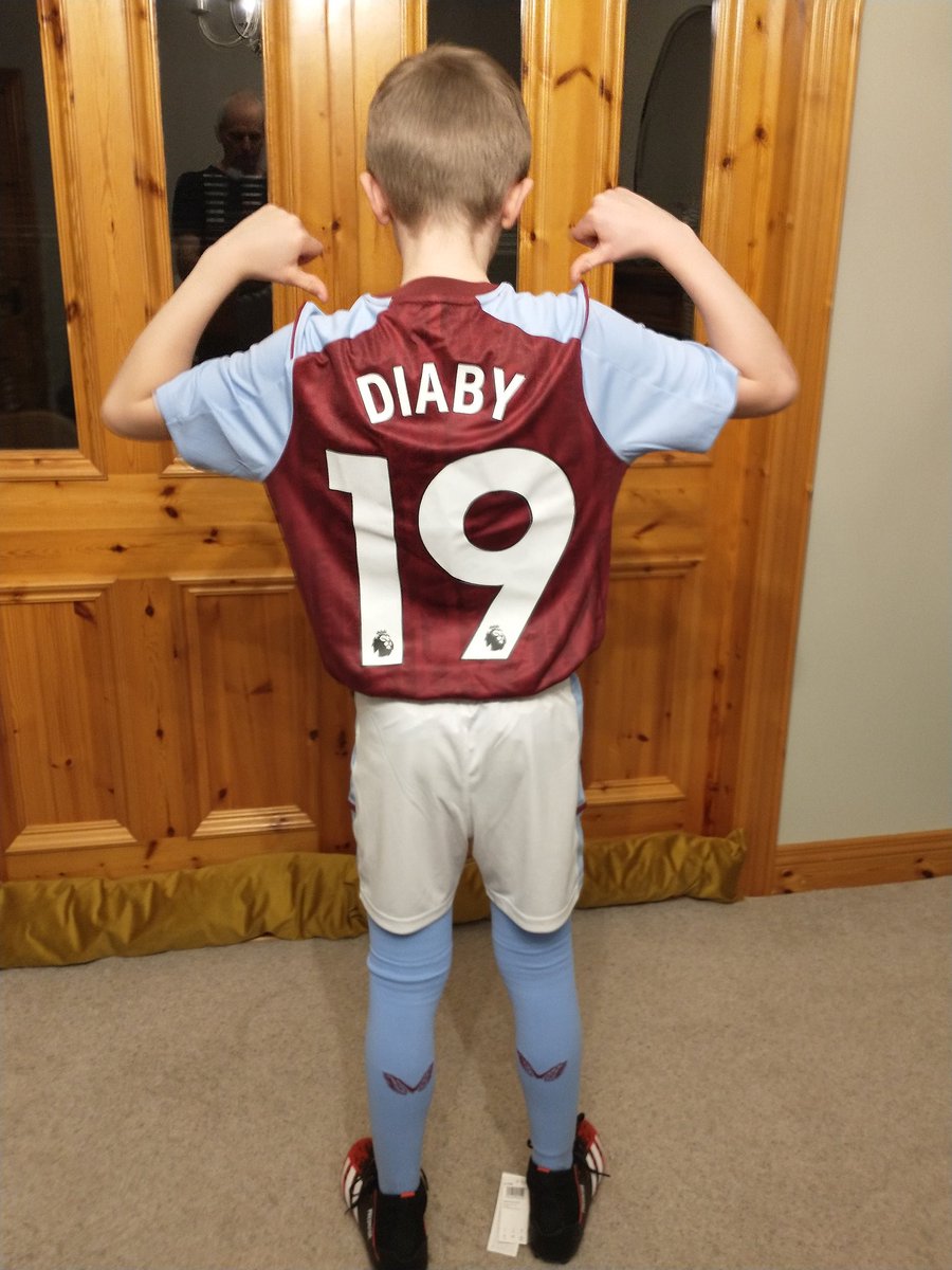 dwright_IFJ's tweet photo. @AVFCOfficial Moussa https://t.co/bVD8EPgapI