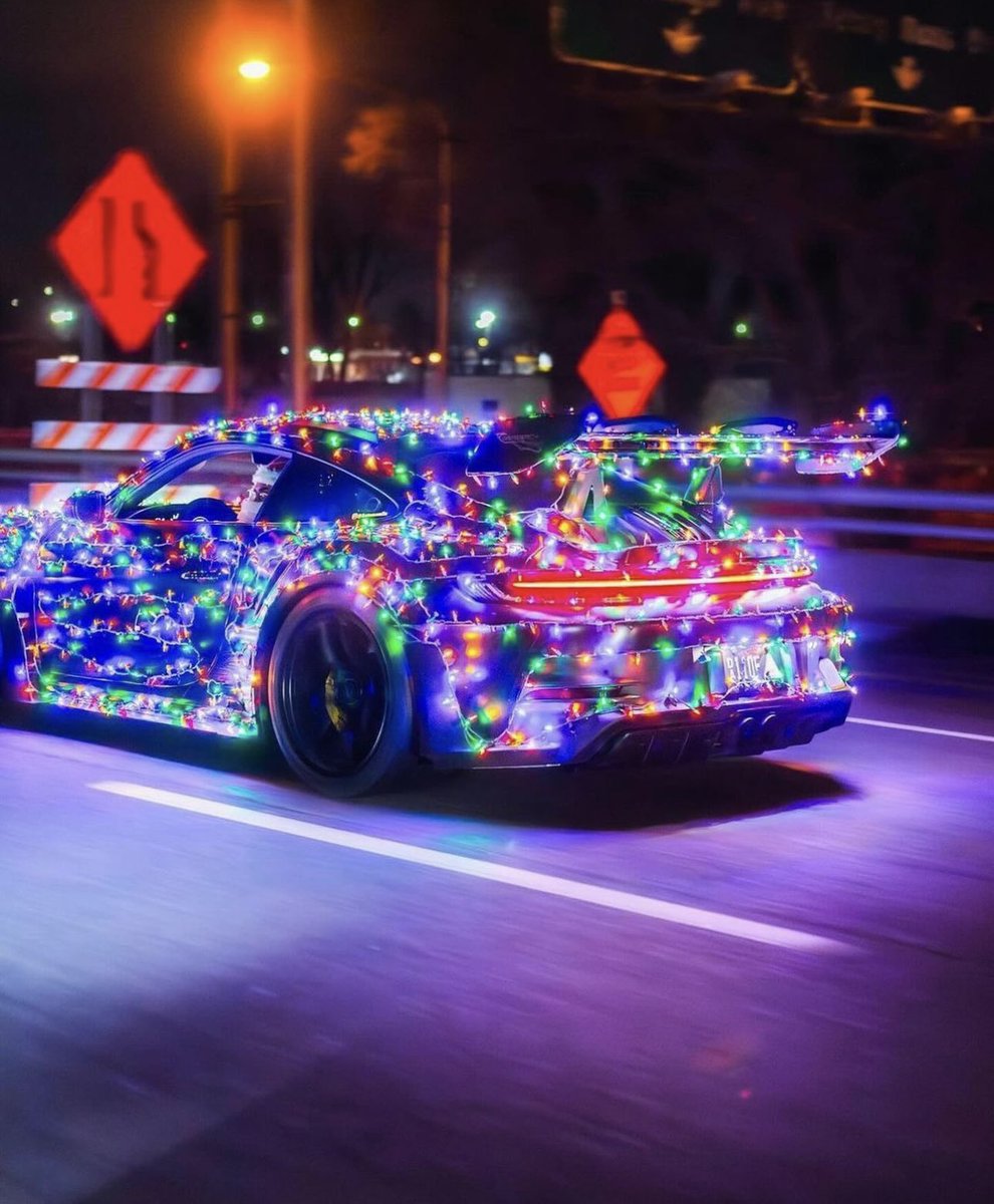 PorscheCIub's tweet photo. Merry Christmas! https://t.co/YVIf2uJZS6