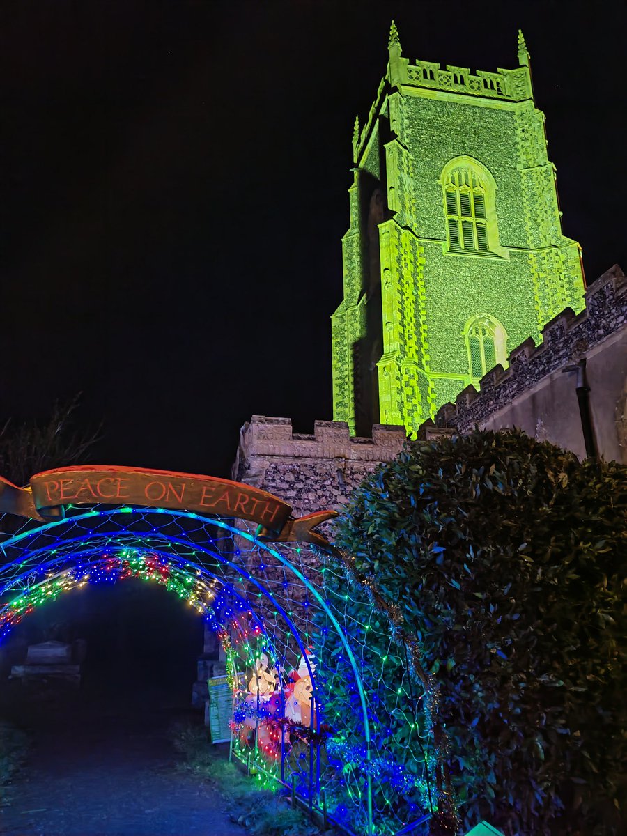 AllSaintsAngels's tweet photo. Wishing you a blessed Christmas season from the team at All Saints' Brightlingsea! https://t.co/20vl39ZbNN