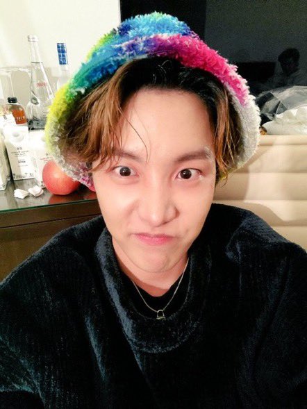 momochong218's tweet photo. 🩵🩷2024.02.18🩷🩵
🎂 Happy J-HOPE Day 🎂
🍀D-55🍀
#D_55
#HAPPYJHOPEDAY
#ArmysWillWaitForYouHobi
#UntilWeMeetAgainOurHOPE
#uarmyhope #jhope #제이홀 #정호석 https://t.co/uyqBtKdWg4