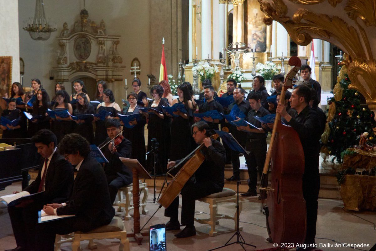MonsalveErnesto's tweet photo. Estreno en América de mi “Oratorio de Navidad”. Sucre. Bolivia.

Gracias a @UNIRuniversidad y a todas las instituciones e intérpretes que lo han hecho posible.

Mañana, en La Paz. https://t.co/i0w8I70uBI