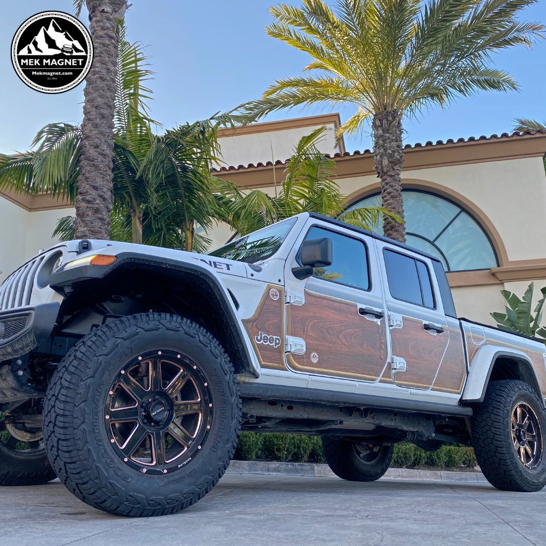 The Woody 2.0 JT Armor

l8r.it/N6PI

#mekmagnet #removabletrailarmor #madeintheusa #protectyourjeep #trailarmor #jeeparmor #jeepnation #jeepgladiator #becausejeephappens #loveyourjeep #jeeplife #offroad #overland #4x4 #thewoody #woodgrained #classicjeep