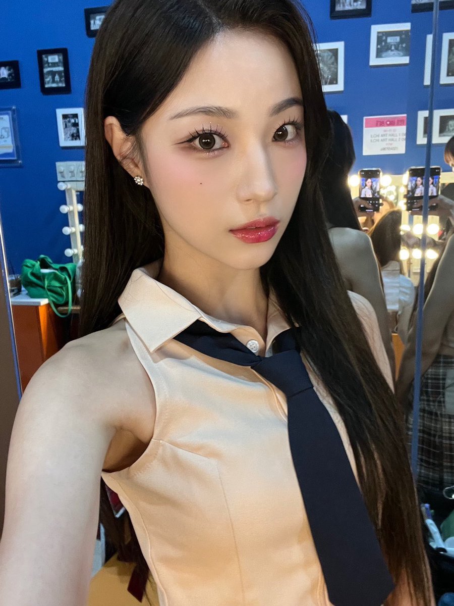 raincxatt's tweet photo. 아이칠린 ICHILLIN 2집 I’M ON IT!
킥스타트 KICK-START 활동
예주 싸인폴라 싸폴 양도합니다

SELL⭕️ 18.0

싸인, 멘트 ⭕️
사진 착장 강아지 귀+한쪽 눈 윙크 포즈

ichillin 킥스타트 KICK-START 공방 포카 지윤 JIYOON 이지 E.JI 주니 JOONIE 재키 JACKIE 채린 YEJU 예주 초원 CHOWON 판매 https://t.co/lb4P1fenTl