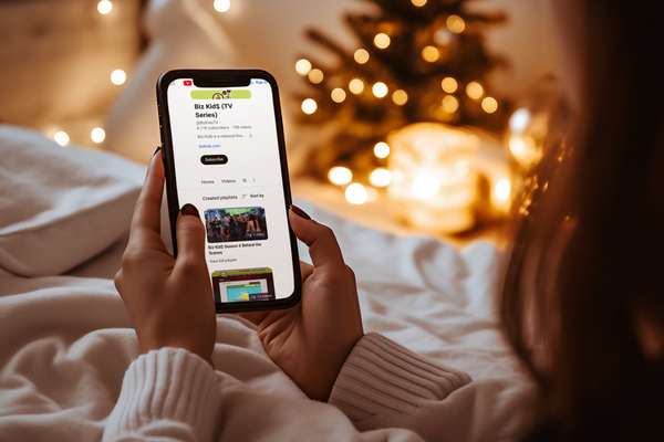 Unwrap a new gadget this morning? Load it up with inspiring and educational content! Our YouTube playlists are waiting for you: youtube.com/@BizKidsTV/pla…