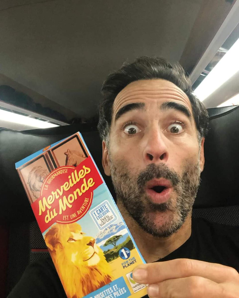 ControleurPM733's tweet photo. Quand @florentpeyreoff voyage à bord de @TGVINOUI, il redécouvre les #MerveillesDuMonde du #BarTGV 😋 https://t.co/4yZWJMhMZ2
