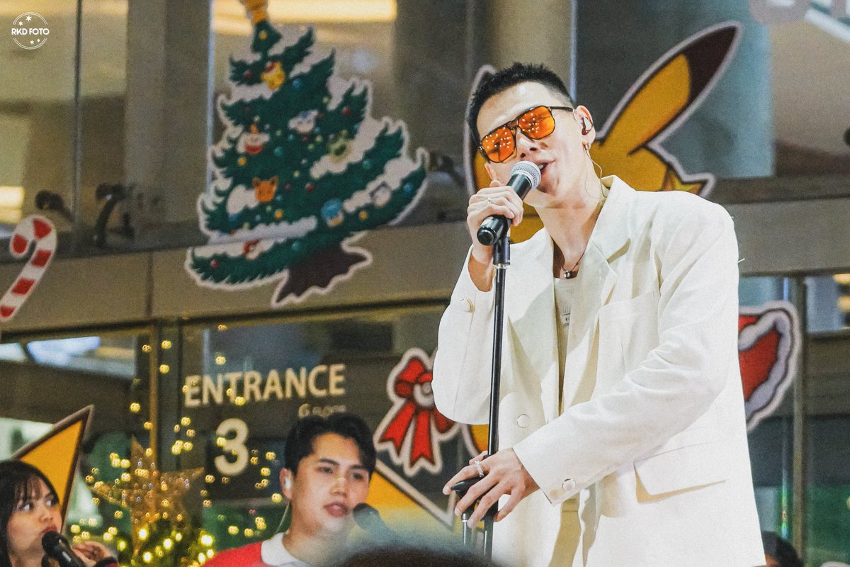 RKD_Foto's tweet photo. 🎄🎄 . . Merry X'mas . . 🎄🎄

#ต้าห์อู๋ 
#oueiija
#EsplanadexDAOU
#RKDFoto https://t.co/CcBq0RkOzO
