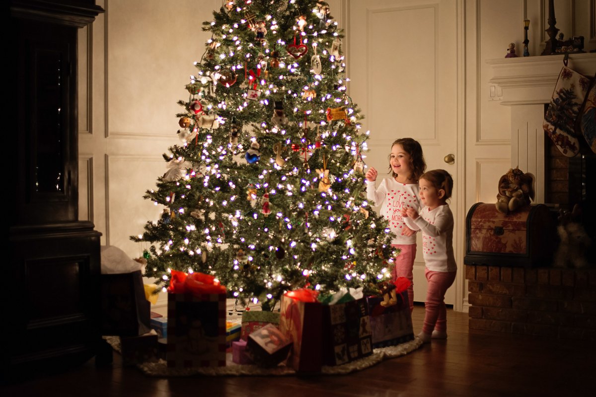 RUFinancial's tweet photo. Merry Christmas! Wishing a merry and bright season to you and yours. https://t.co/32ztk6prQ7