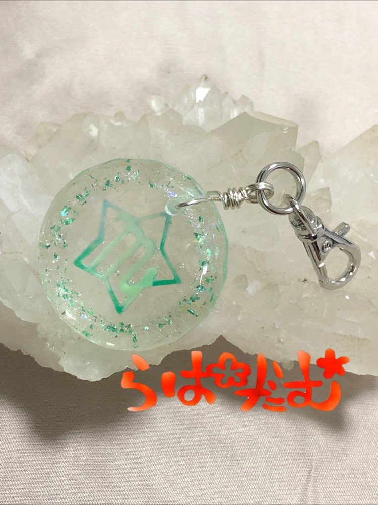 rapadamuyc's tweet image. #聖夜の蓄光レジン作品展 

素敵な企画展ありがとうございます♪
過去作で申し訳ないです… 
もっとギラギラの蓄光も好みなんですが、写真が残ってなく無念。  

#らぱだむ
#蓄光
#レジンアクセサリー 
#ハンドメイド