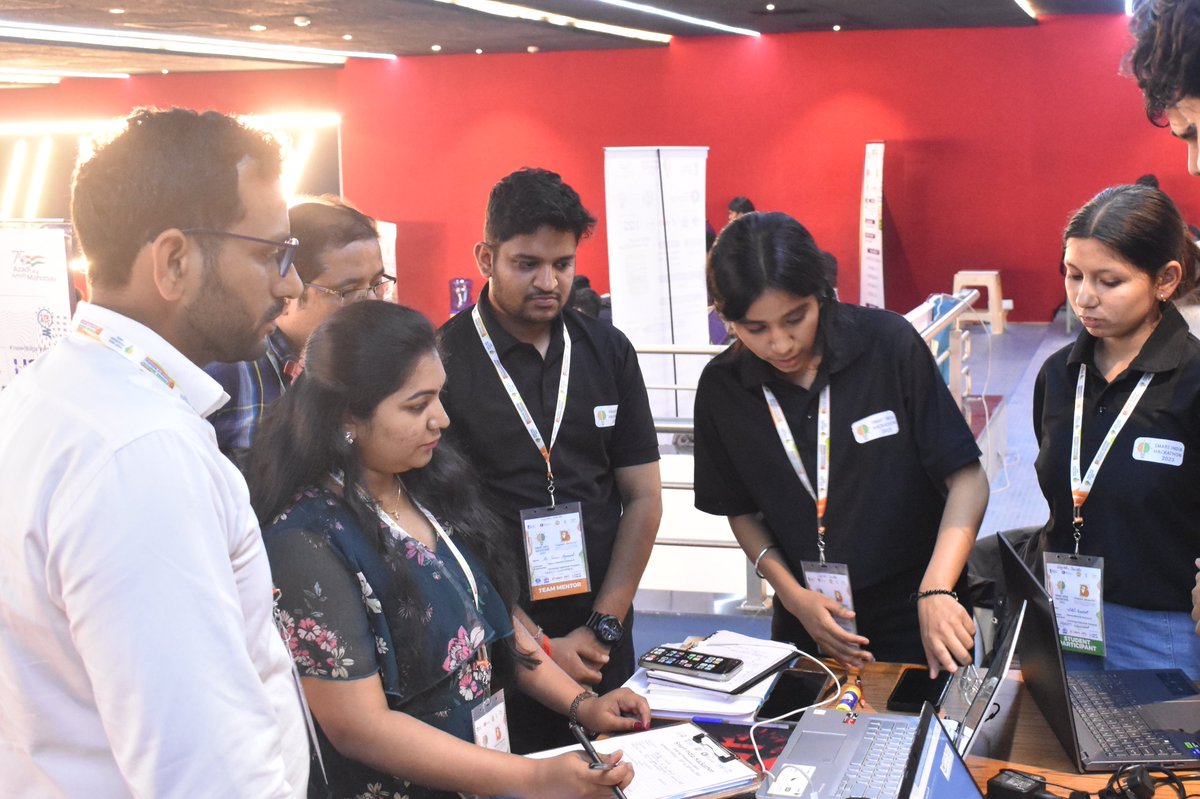 nikitasmcsnes's tweet image. Thrilled to announce that my dynamic team, DIGITAL_DRUIDS, led by myself, has made it to the Grand Finale of Smart India Hackathon 2023 as WINNERS🏆🇮🇳
The faces behind this great success are Vishal Singh, Vidhi Rawat, Prince Sharma, Utkarsh Aggarwal and Nikhil Singh. ✨️🚀