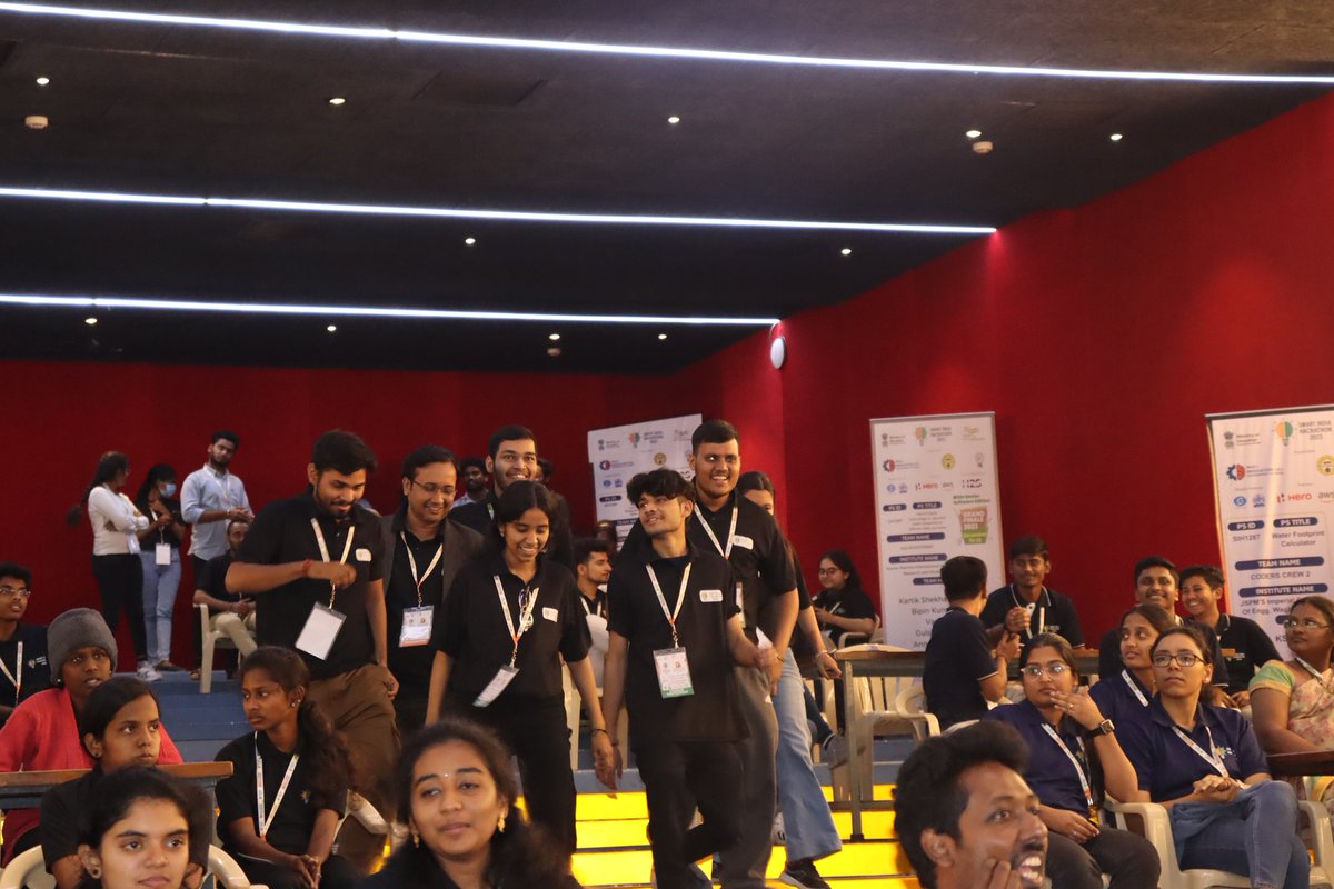 nikitasmcsnes's tweet image. Thrilled to announce that my dynamic team, DIGITAL_DRUIDS, led by myself, has made it to the Grand Finale of Smart India Hackathon 2023 as WINNERS🏆🇮🇳
The faces behind this great success are Vishal Singh, Vidhi Rawat, Prince Sharma, Utkarsh Aggarwal and Nikhil Singh. ✨️🚀