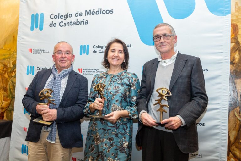 colmedca's tweet photo. El Colegio de Médicos de Cantabria  entregó  los Premios a la  Trayectoria  Profesional a  Jesús Agüero (Ámbito Hospitalario Servicios Centrales), Mª del Carmen Fariñas (Ámbito Hospitalario) y Emilio Balsategui (Atención Primaria), 3 carreras sobresalientes de médicos cántabros https://t.co/lzh6xbiMTn