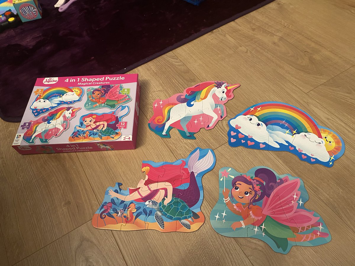 sarahent's tweet photo. Bought this months ago for a Christmas present, stored it away without opening it. Come this morning my 2 year old daughter opens her present and it has one piece missing 😭 please help @TheRangeUK https://t.co/pkolB6YE4y