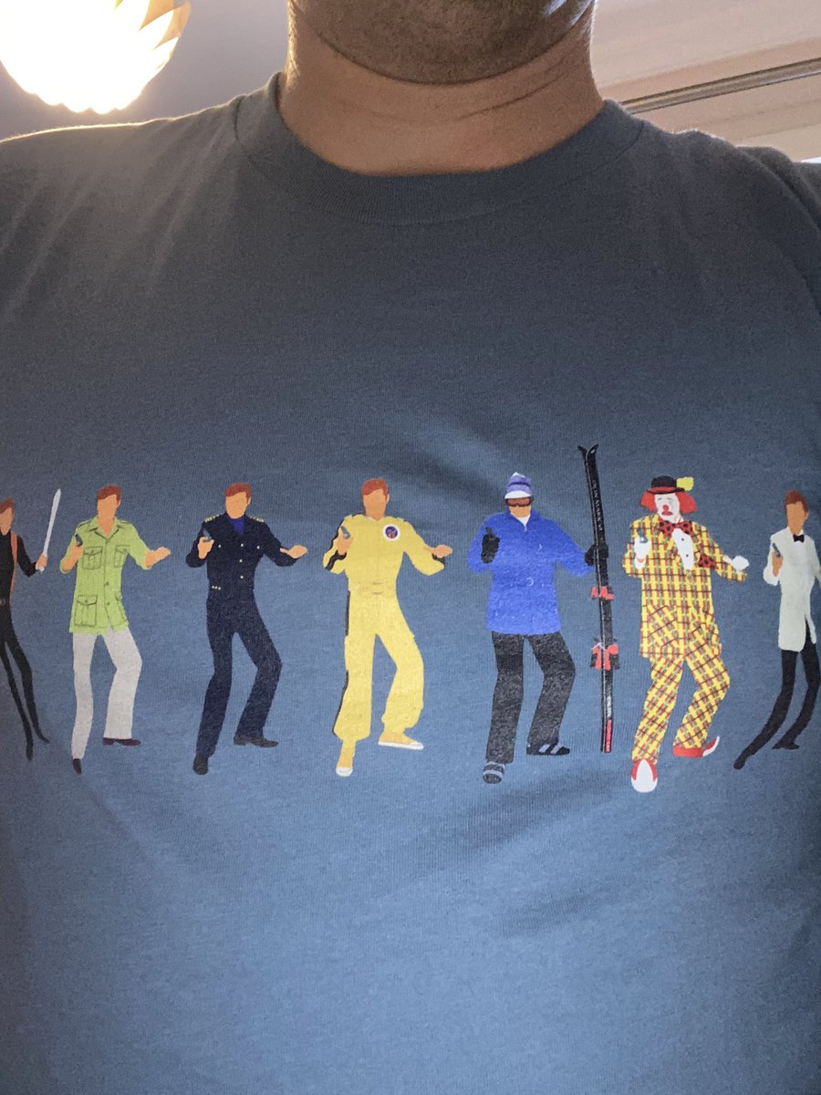 StevenJSanchez's tweet image. Merry Christmas from me and all the Roger Bonds!