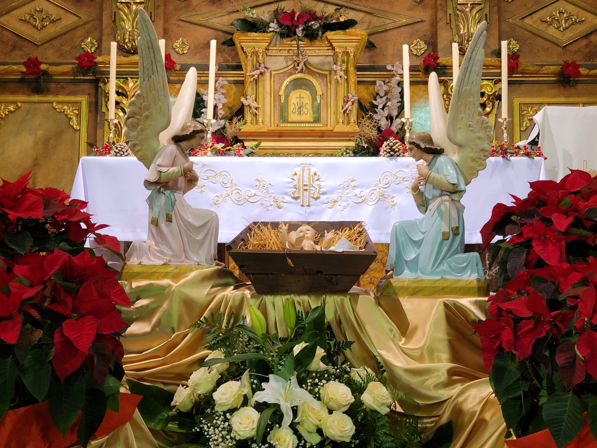 May our hearts, like these angels, always be adoring the Child God. 💫

Que nuestro corazón, como estos ángeles, esté adorando siempre al Niño Dios.💫

#FelizNavidad #HappyMerryChristmas
