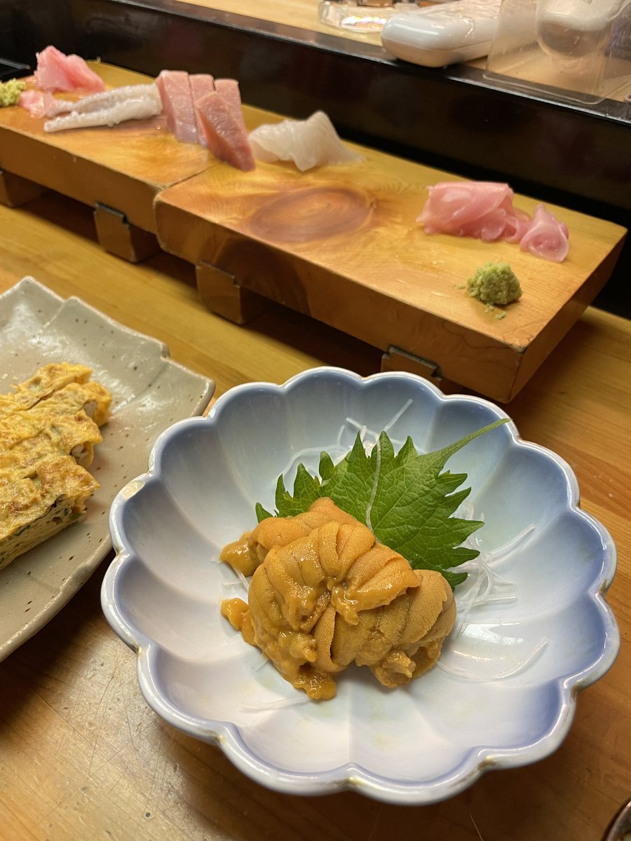 TEI_chan_'s tweet photo. 今日はだじうる周年だし一応行ったの。最初順調だたけど罠にかかて＋2000円、もゆも罠にかかて＋5000円ね。
周年で回収はやべーて。そんなこ��やとるから信用なくすんだて。いい加減気付け！おい王手！
ほいでもクリスマスだからてもゆがお寿司つれててくれた泣
おいぴーけど会計が心配
#岡崎パチンコ https://t.co/4QU3POGv20