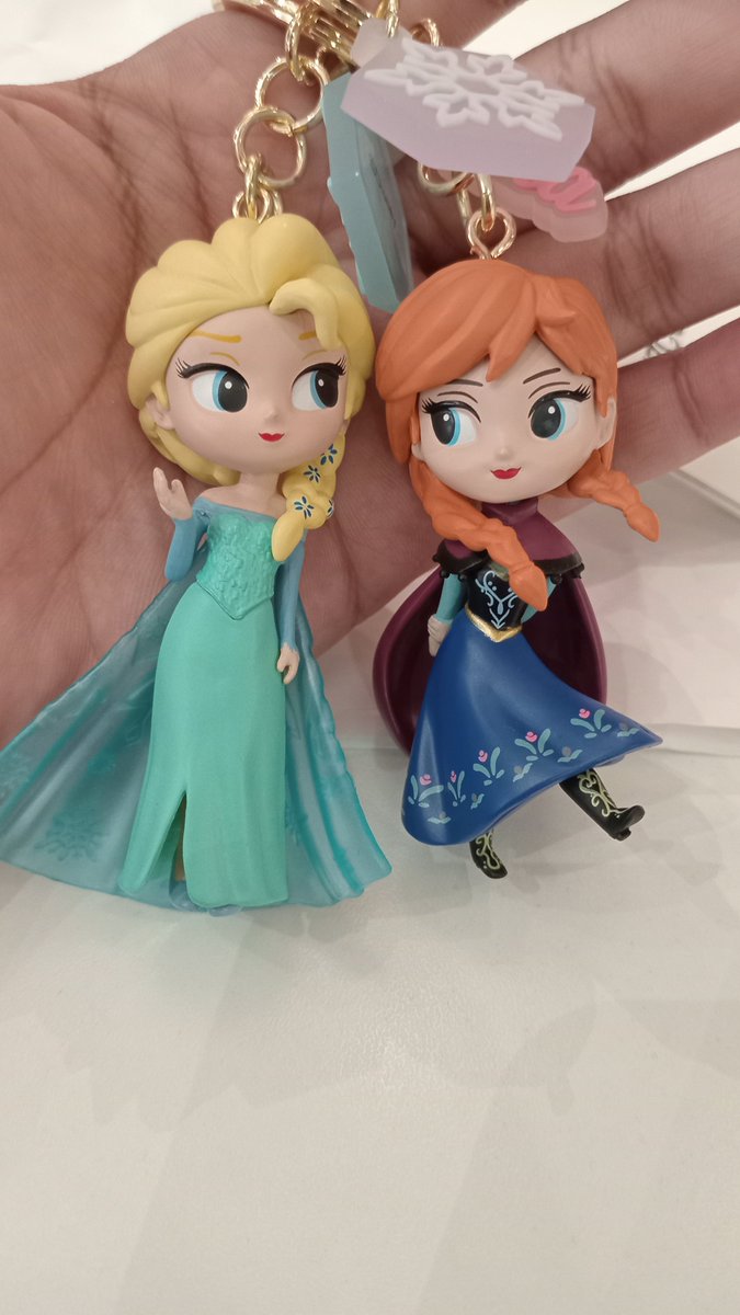 glace_vinter's tweet photo. gifts for myself these christmas 🥰
I waited for 1 year to buy these. . .
#elsanna #frozen #snowsisters https://t.co/117FiKkJse