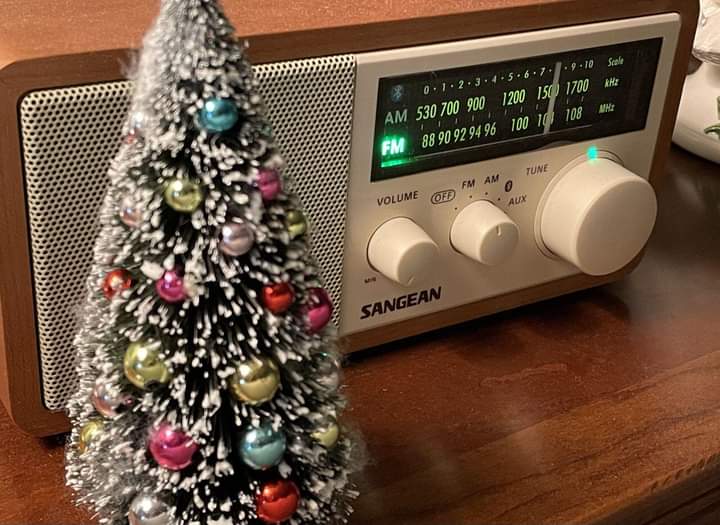 WHTLURBAN's tweet photo. ❤️ MERRY CHRISTMAS FROM YOUR FAVORITE INDIE ARTIST RADIO STATION - WHTL URBAN RADIO....THA LAND
❤️ WE GOT YOUR SOUL CHRISTMAS VIBE!!!!
Broadcasting Live from Cleveland Ohio to the World! #TapInNow
📻 LISTEN NOW VIA OUR WEBSTREAM
https://t.co/TkiKbUDzpM https://t.co/euJd4z3Ecj