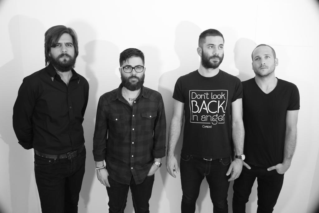 El 25 de diciembre de 2013 quedamos por primera vez en el local de ensayo para ver si esto podría funcionar. Sí, un día de Navidad nació Viva Suecia… Y ya van 10 putos años!!! ✊❤️‍🔥

📸 <a href="/diegogarnes/">⚡️𝘿𝙞𝙚𝙜𝙤 𝙂𝙖𝙧𝙣𝙚́𝙨⚡️🏳️‍🌈</a> en nuestra primera sesión de fotos