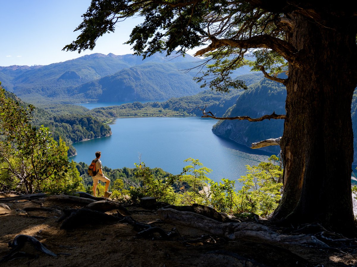 las_vico's tweet photo. El espectacular lago con una de las mejores playas de la Patagonia https://t.co/4bB90uNEfs https://t.co/SWD0Kj0Pp4
